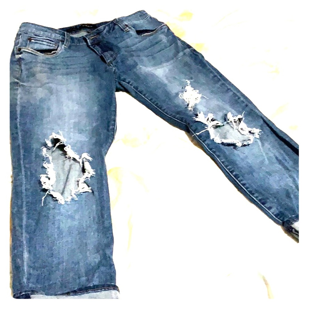 Women’s distressed crop boyfriend jeans
